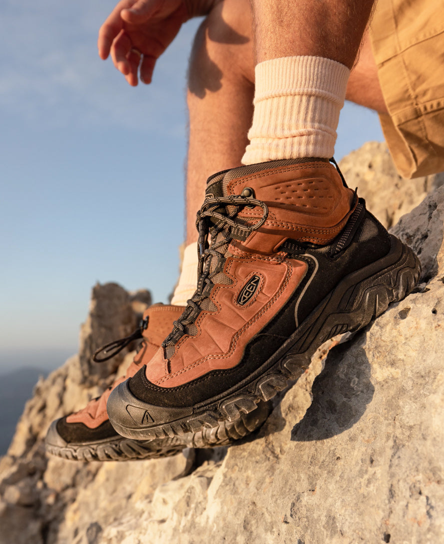 Men's Targhee IV Wide Waterproof Hiking Boot | Triple Black - Image 8